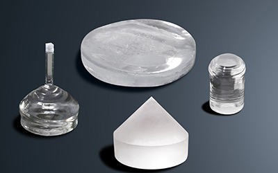 こうがくてきけっしょう